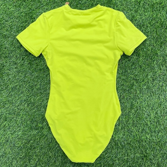 Skims fits everybody t shirt bodysuit neon lime small new with tags casual - Picture 6 of 7
